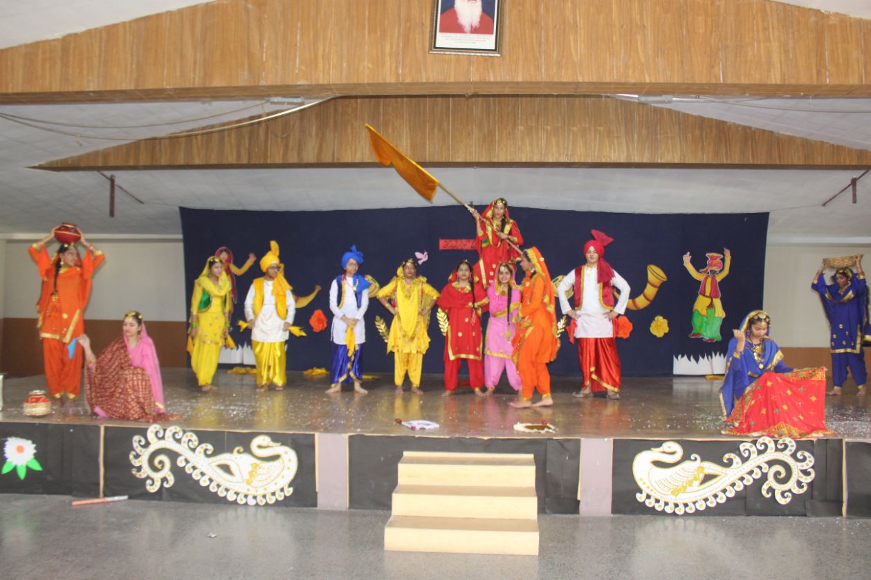Inter House Group Dance Competition (Bhangra/Giddha)